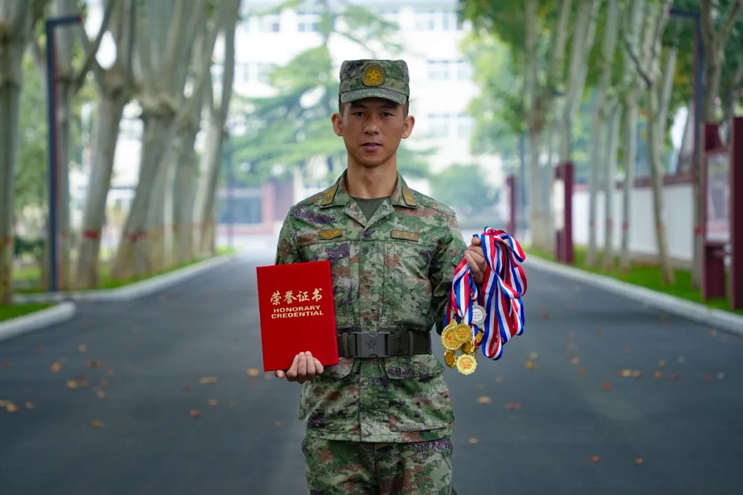 4年，他从“特三”到“特一”！