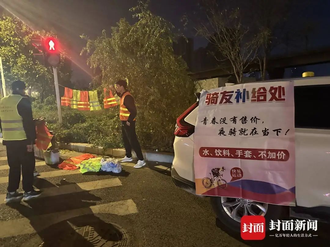 探访火爆的“夜骑开封”：青春狂欢背后，安全考验在持续