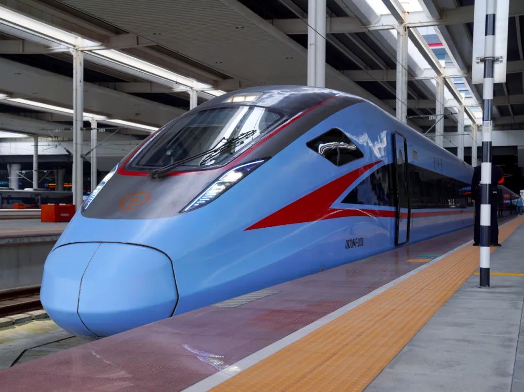 出发！爽爽贵阳⇋神奇九寨的直达列车成功首开