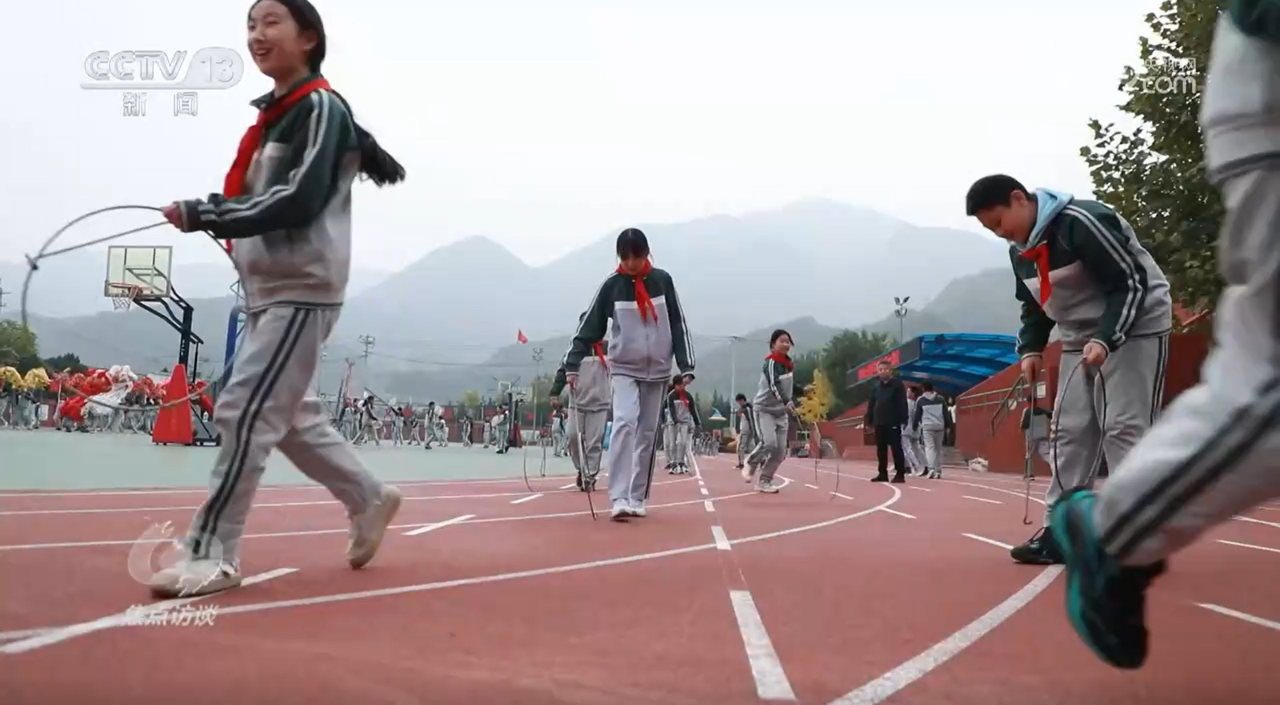 焦点访谈：15分钟“小美好” 释放校园新活力