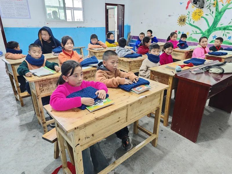 “毛衣奶奶”，毛衣收到了！