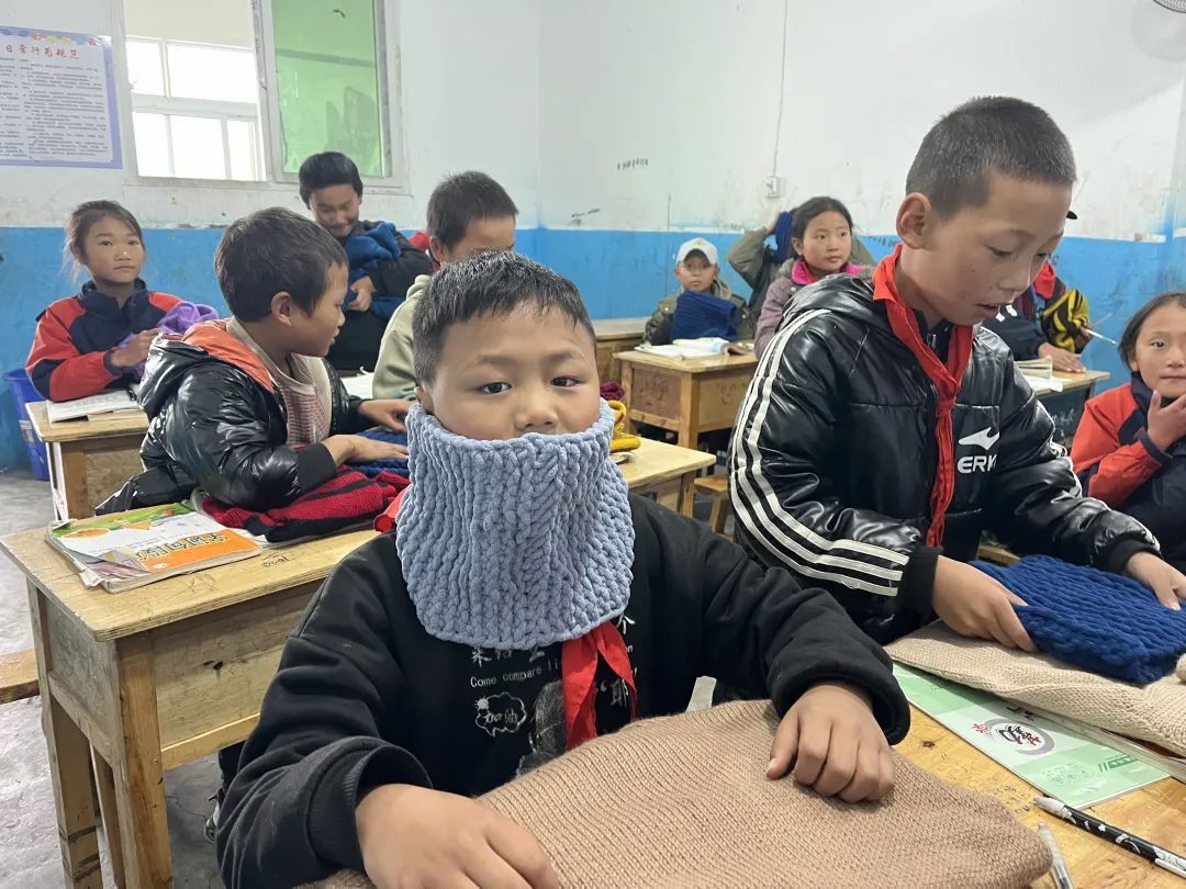 “毛衣奶奶”，毛衣收到了！