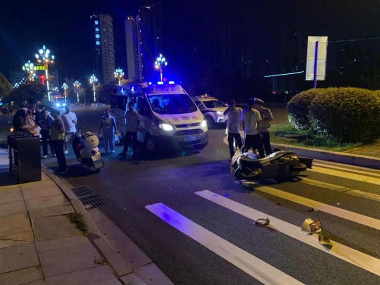 性质恶劣!这对情侣,双双被抓! 性质恶劣!这对情侣,双双被抓!