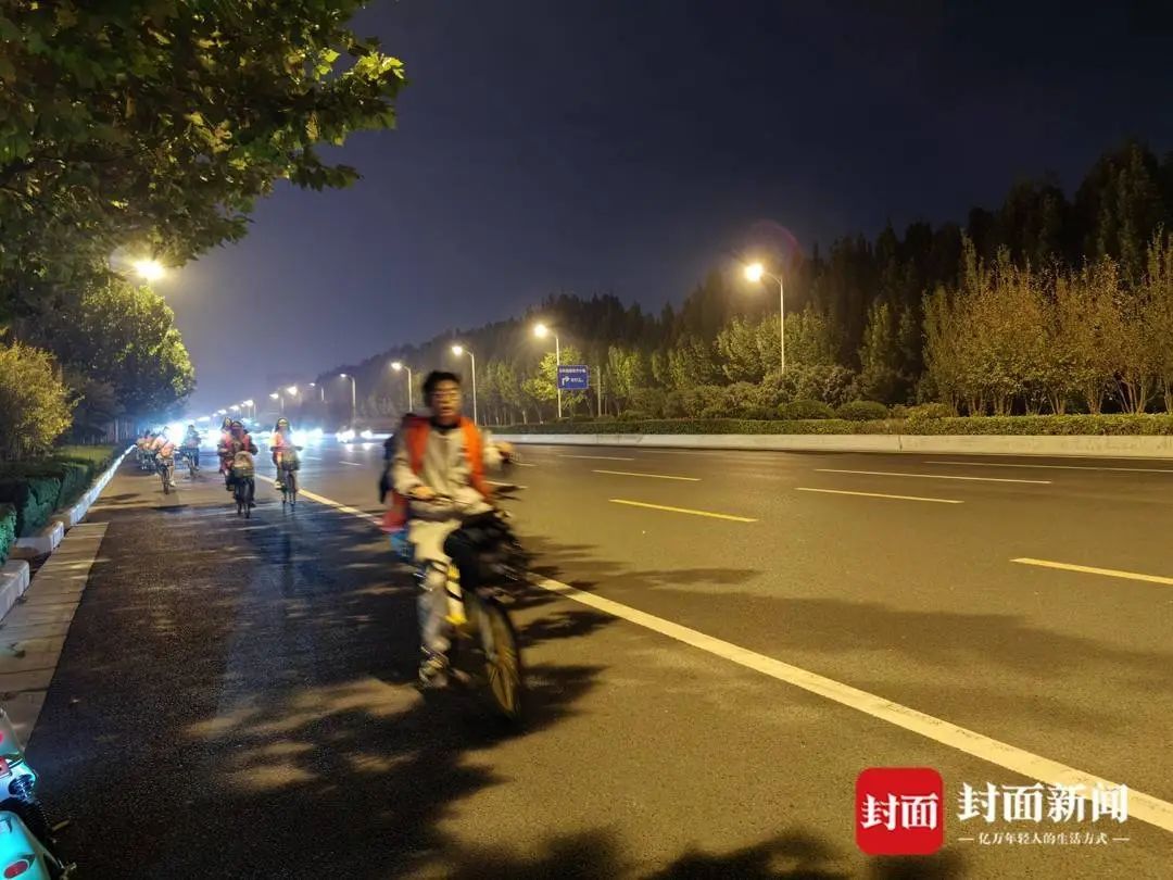 探访火爆的“夜骑开封”：青春狂欢背后，安全考验在持续