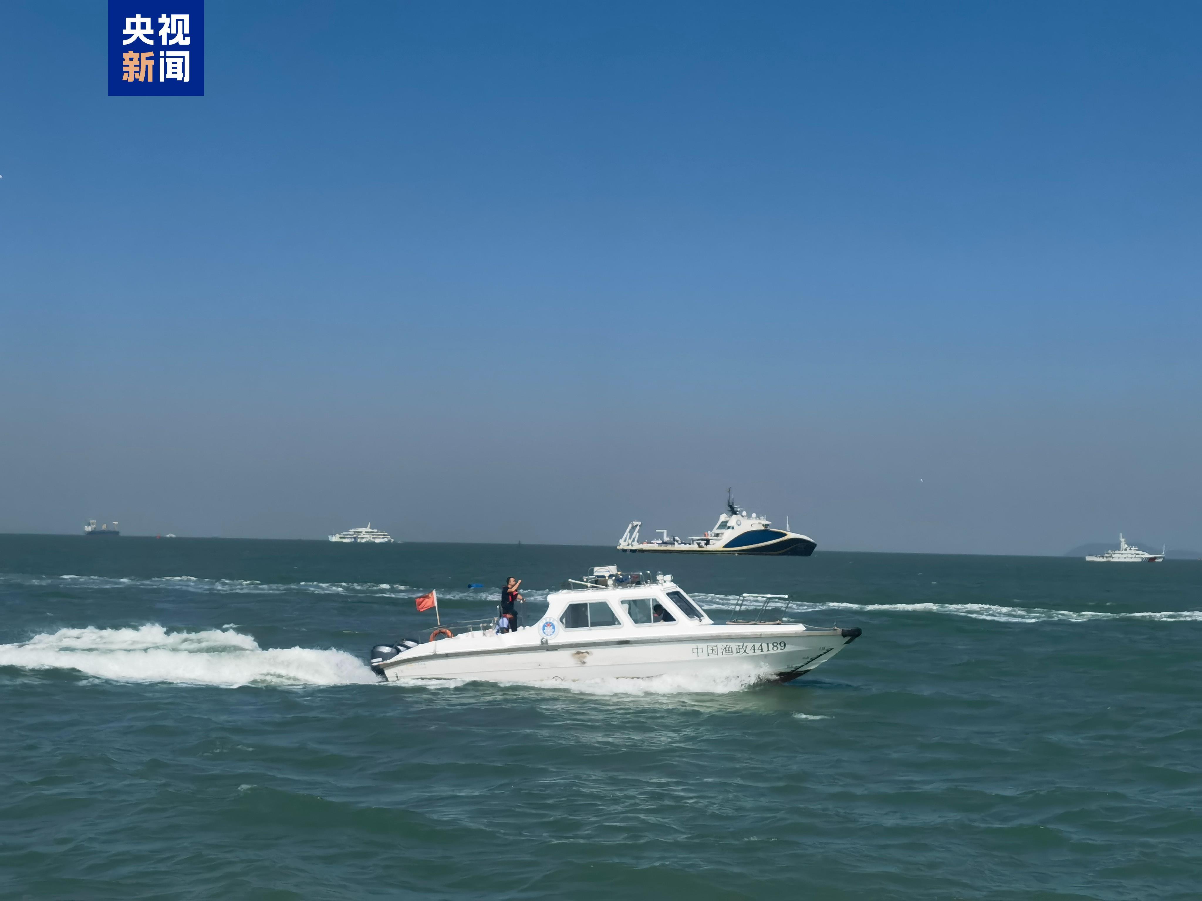 粤港澳三地首次在港珠澳大桥海域举行海上应急演练