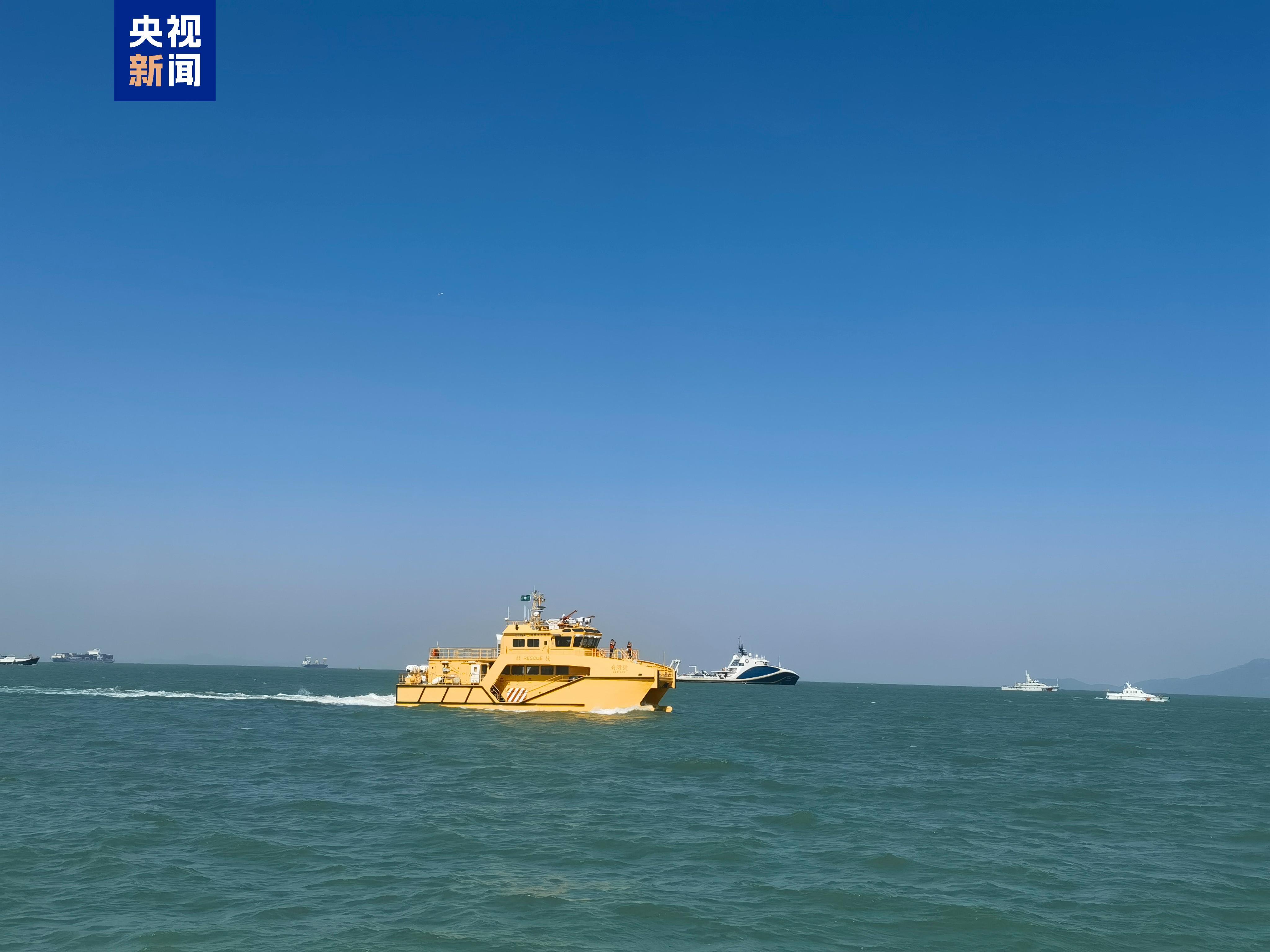 粤港澳三地首次在港珠澳大桥海域举行海上应急演练