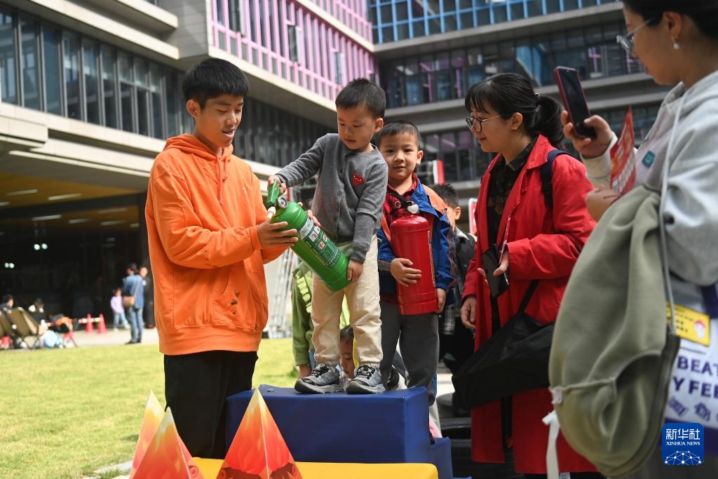 浙江杭州：消防安全从娃娃抓起