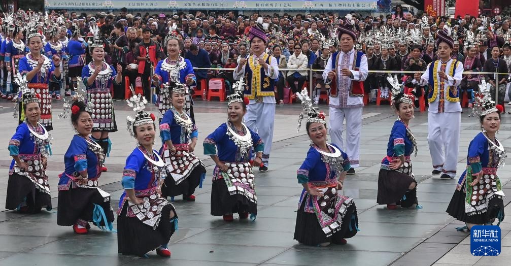 广西三江：侗族群众欢庆多耶节