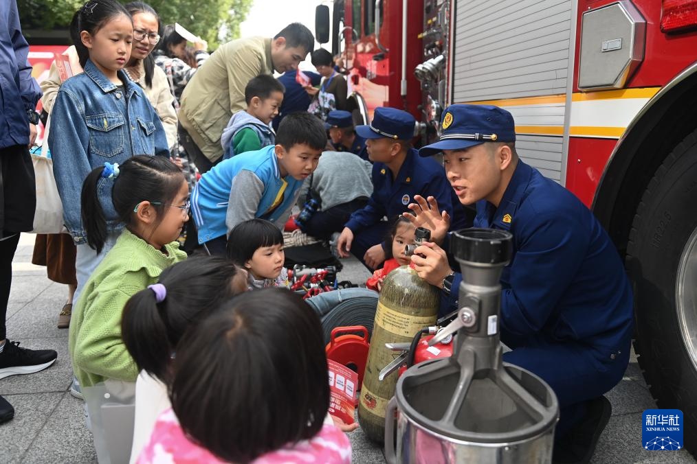 浙江杭州：消防安全从娃娃抓起