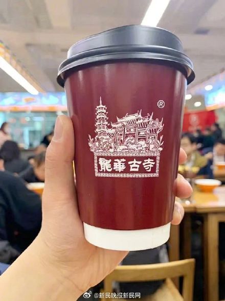 年轻人爱去寺庙吃“苦”？人生美事，祈福拿铁...这杯佛系先干为敬！