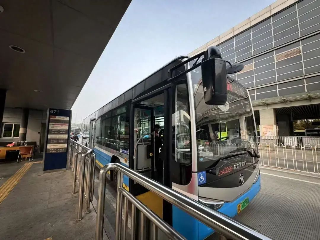 冬天坐公交暖和吗？北京公交集团冬运保障这样做——