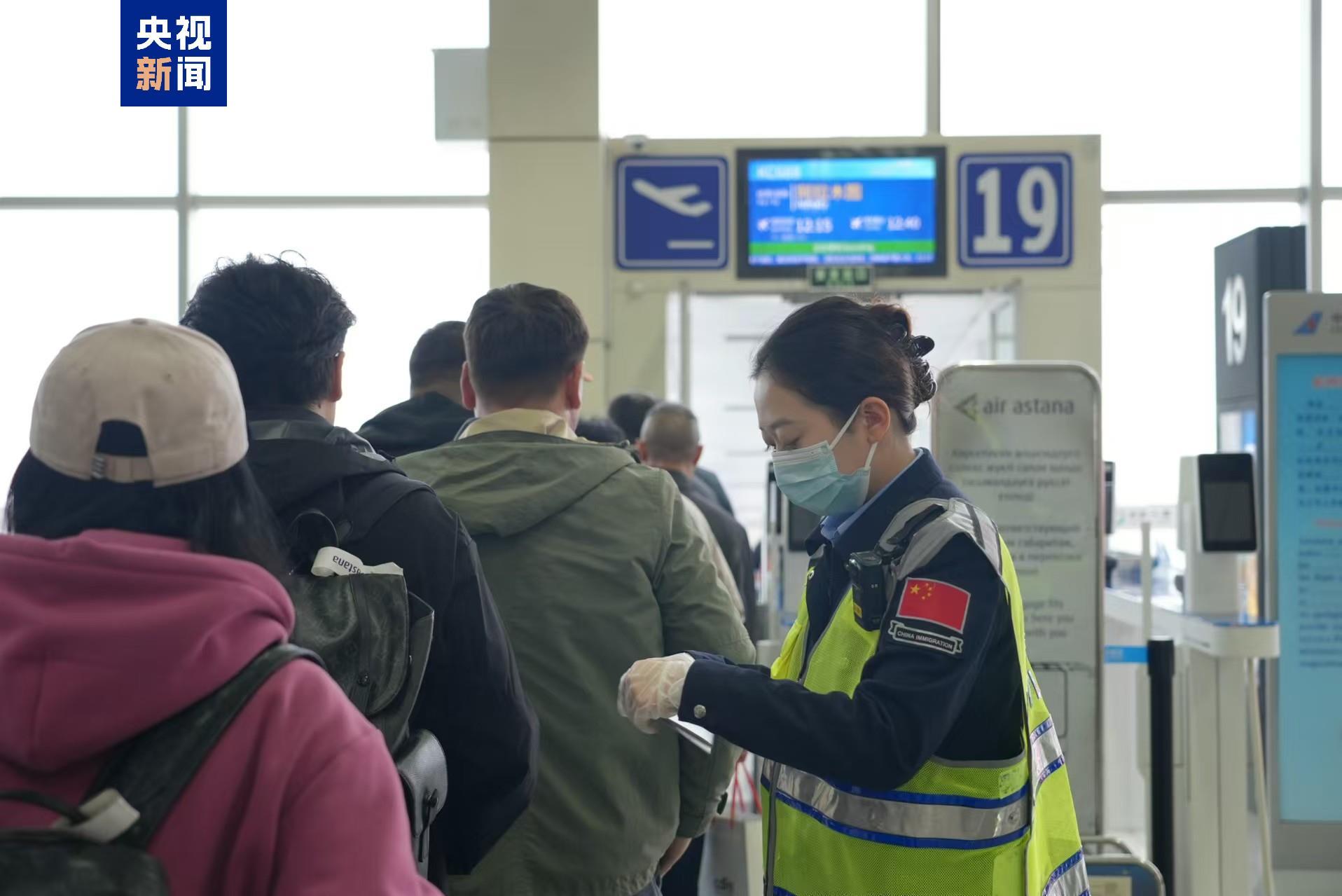 中哈互免签证协定生效一周年 两国人员往来增长迅速 中哈互免签证协定生效一周年 两国人员往来增长迅速