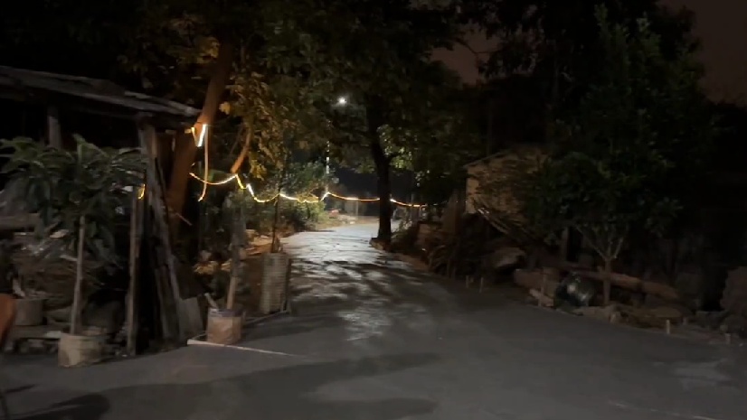 长沙20多名志愿者帮8旬独居腿疾老人修路：累趴了，但老人再也不怕摔跤