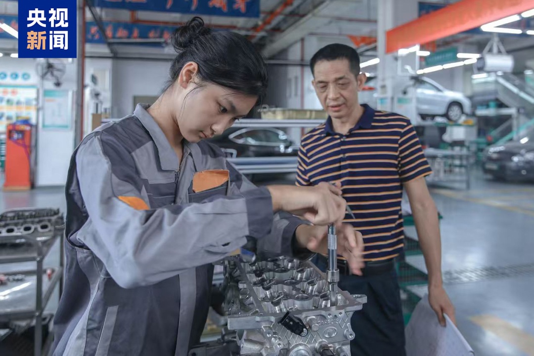 “汽修女孩”古慧晶,凭实力再次出圈! “汽修女孩”古慧晶,凭实力再次出圈!