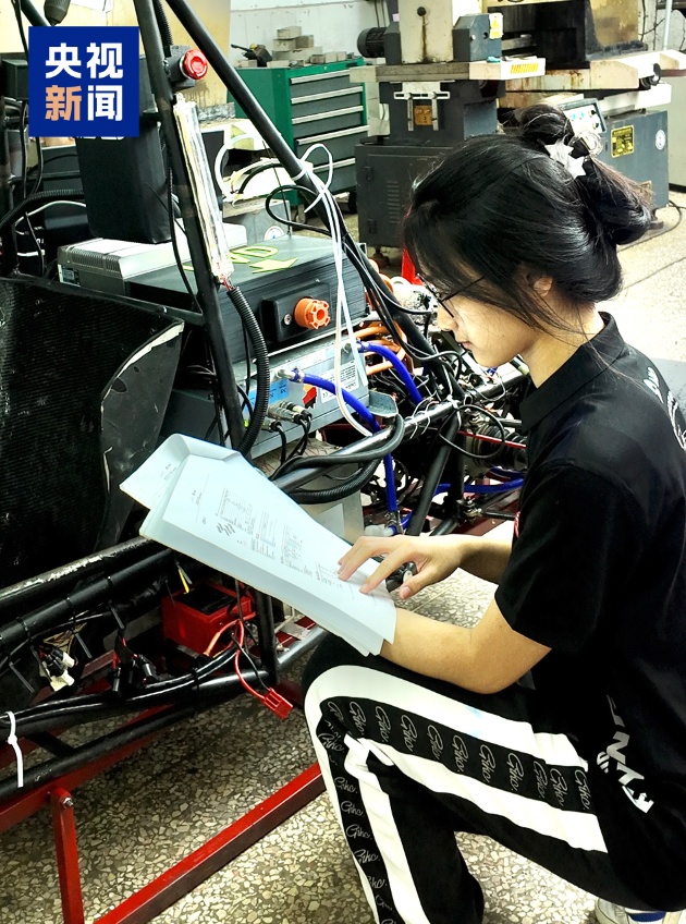 “汽修女孩”古慧晶,凭实力再次出圈! “汽修女孩”古慧晶,凭实力再次出圈!