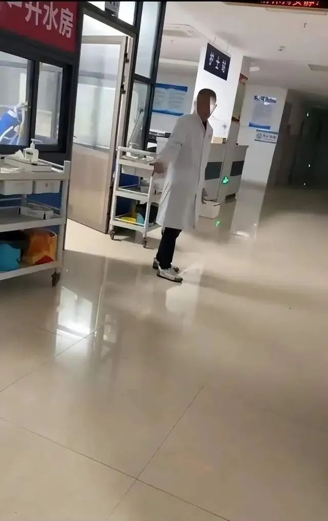 医生酒后值班拒诊,还说“那又怎么样”?医院:免职! 医生酒后值班拒诊,还说“那又怎么样”?医院:免职!