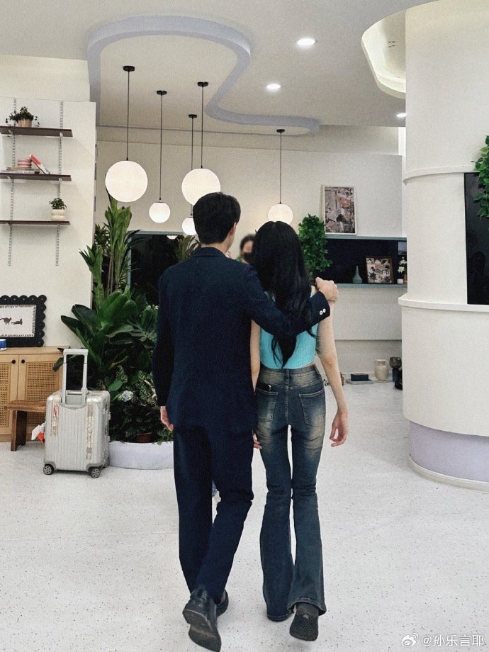恋综女嘉宾发文，冲上热搜！是长沙妹陀