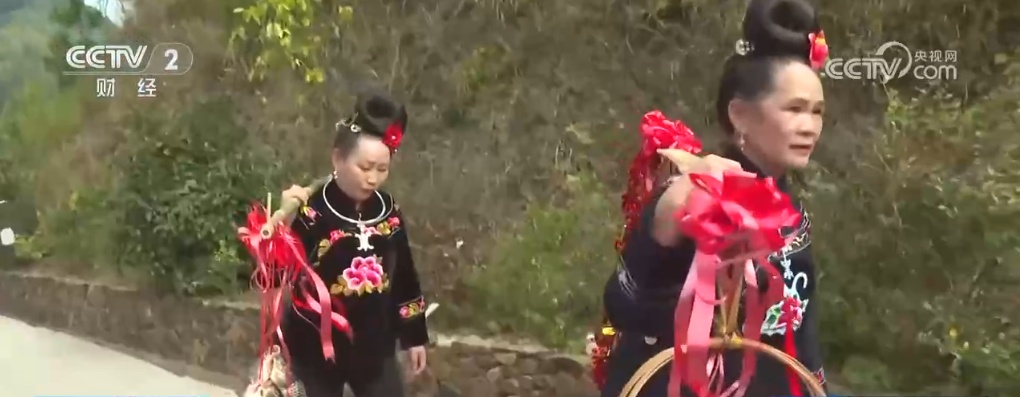 长桌宴、讨花带、拦门酒 “传统节日+旅游”赋能乡村促振兴