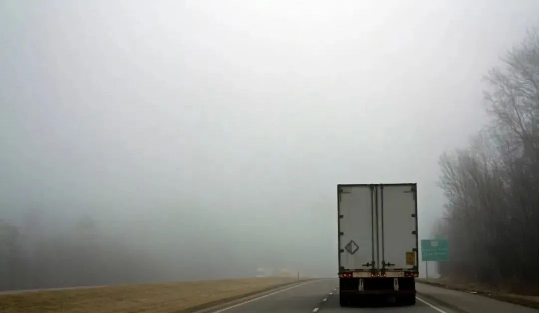 受大雾影响,北京部分高速公路封闭!今夜至明天还有雨—— 受大雾影响,北京部分高速公路封闭!今夜至明天还有雨——