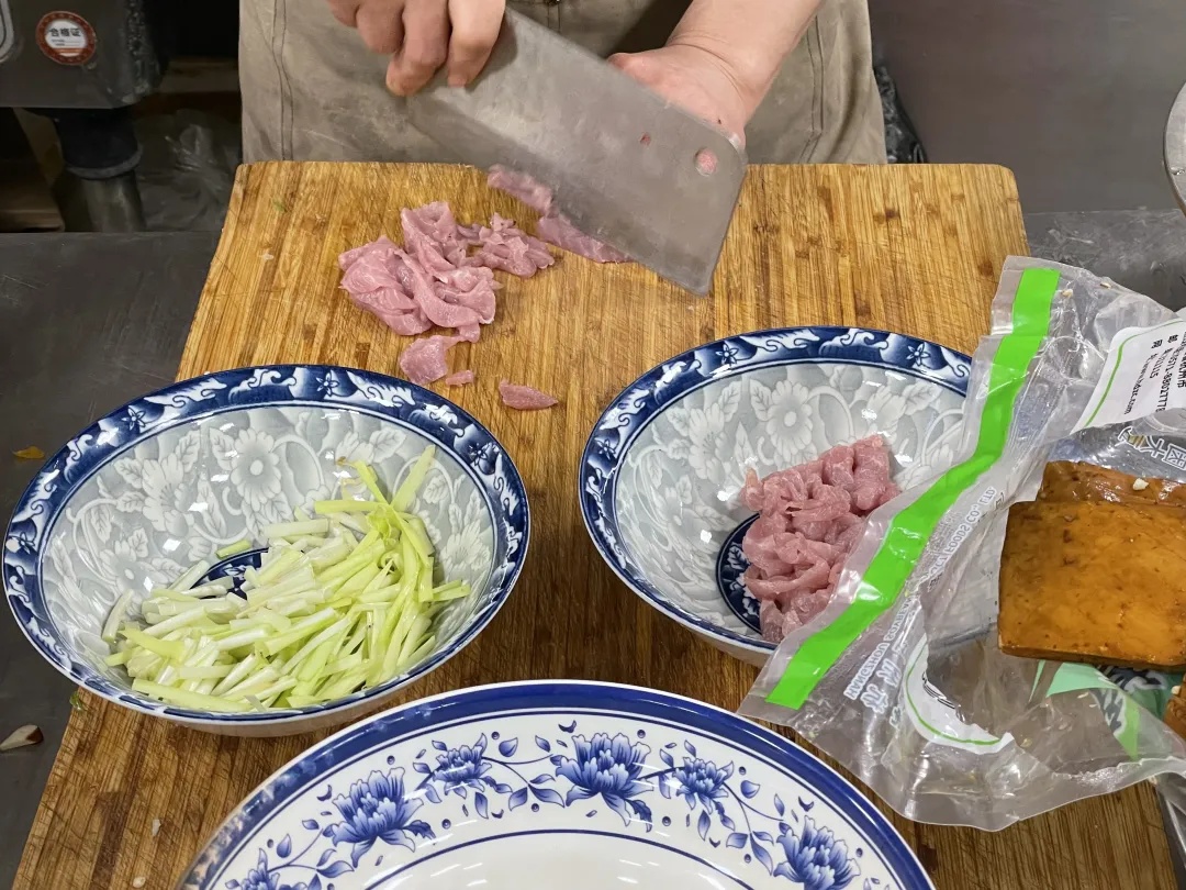 几块钱一个菜！杭州这股风刮起来了！为了吸引年轻人，够拼的...