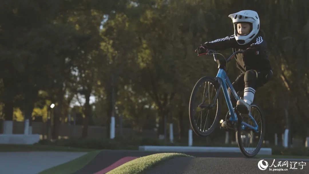 孙晓晓（女，8岁），全国冠军！