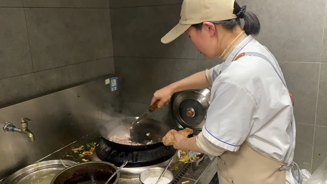 几块钱一个菜！杭州这股风刮起来了！为了吸引年轻人，够拼的...