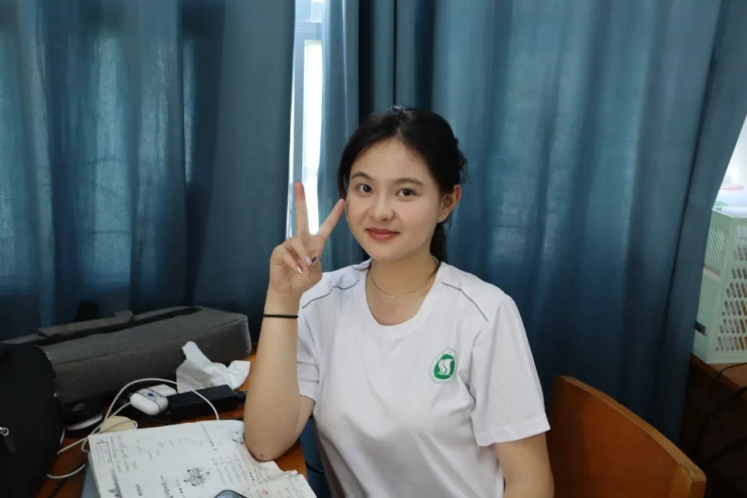 “本人李潇晗，决定放弃…”