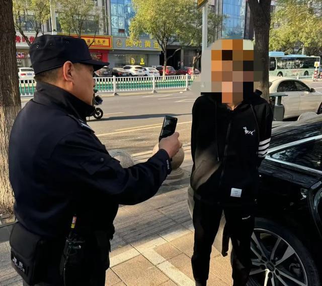储藏室的好酒全被偷了,一瓶也没剩下! 储藏室的好酒全被偷了,一瓶也没剩下!