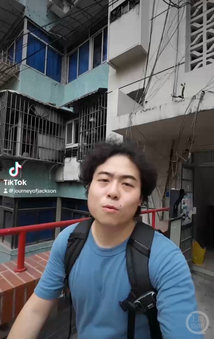 重庆小哥把“上班之路”发到网上,全世界网友惊呆了! 重庆小哥把“上班之路”发到网上,全世界网友惊呆了!