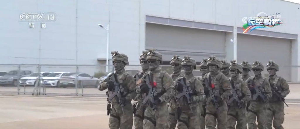 机器狼、电子对抗沙盘……多个首展!大国利器频出 盘点珠海航展数个惊艳亮点 机器狼、电子对抗沙盘……多个首展!大国利器频出 盘点珠海航展数个惊艳亮点