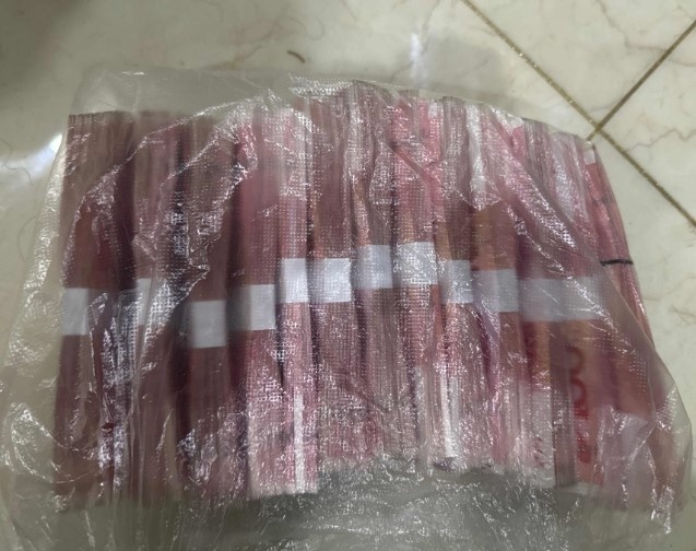 海宁滴滴司机接到神秘包裹，直接送派出所...