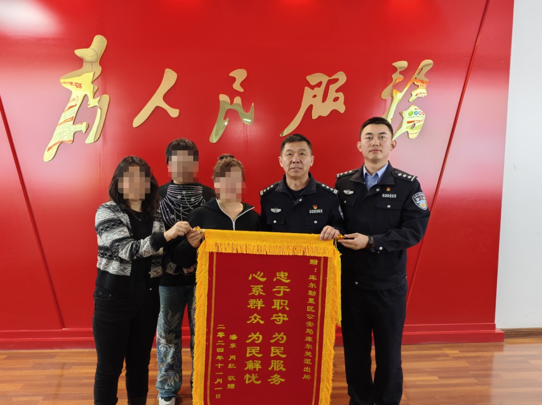 塔克拉玛干沙漠六小时生死营救后，自驾驴友为蜀黍点赞！