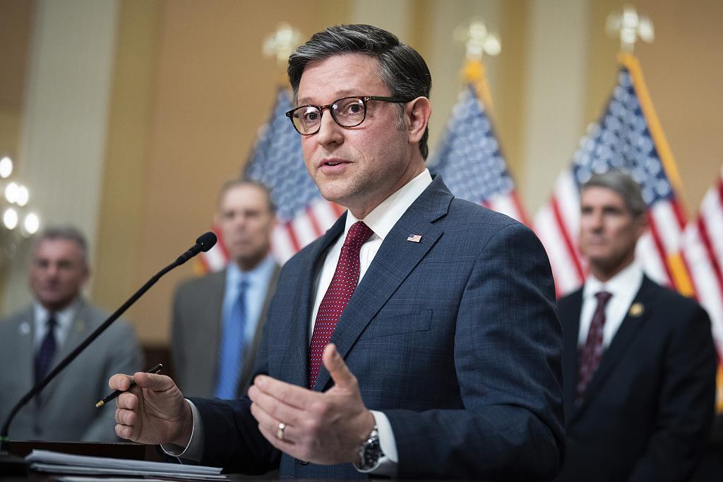 美国众议院议长迈克·约翰逊被共和党提名继续留任 美国众议院议长迈克·约翰逊被共和党提名继续留任