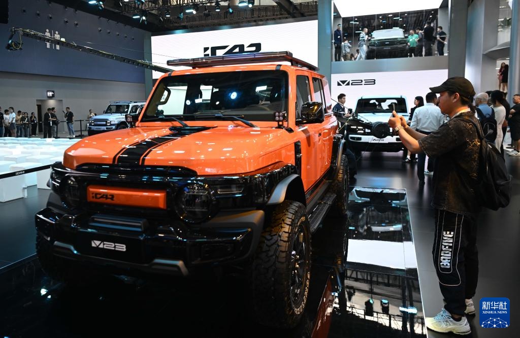 广州车展开幕 新能源车受关注 广州车展开幕 新能源车受关注