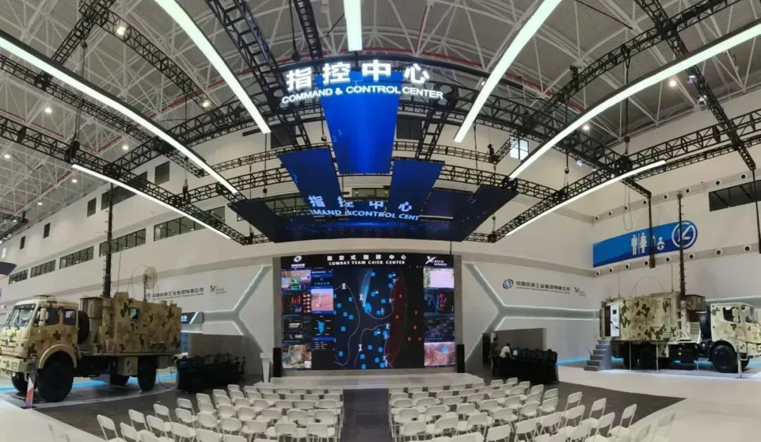 航展现场排起“长龙”，究竟为了什么→