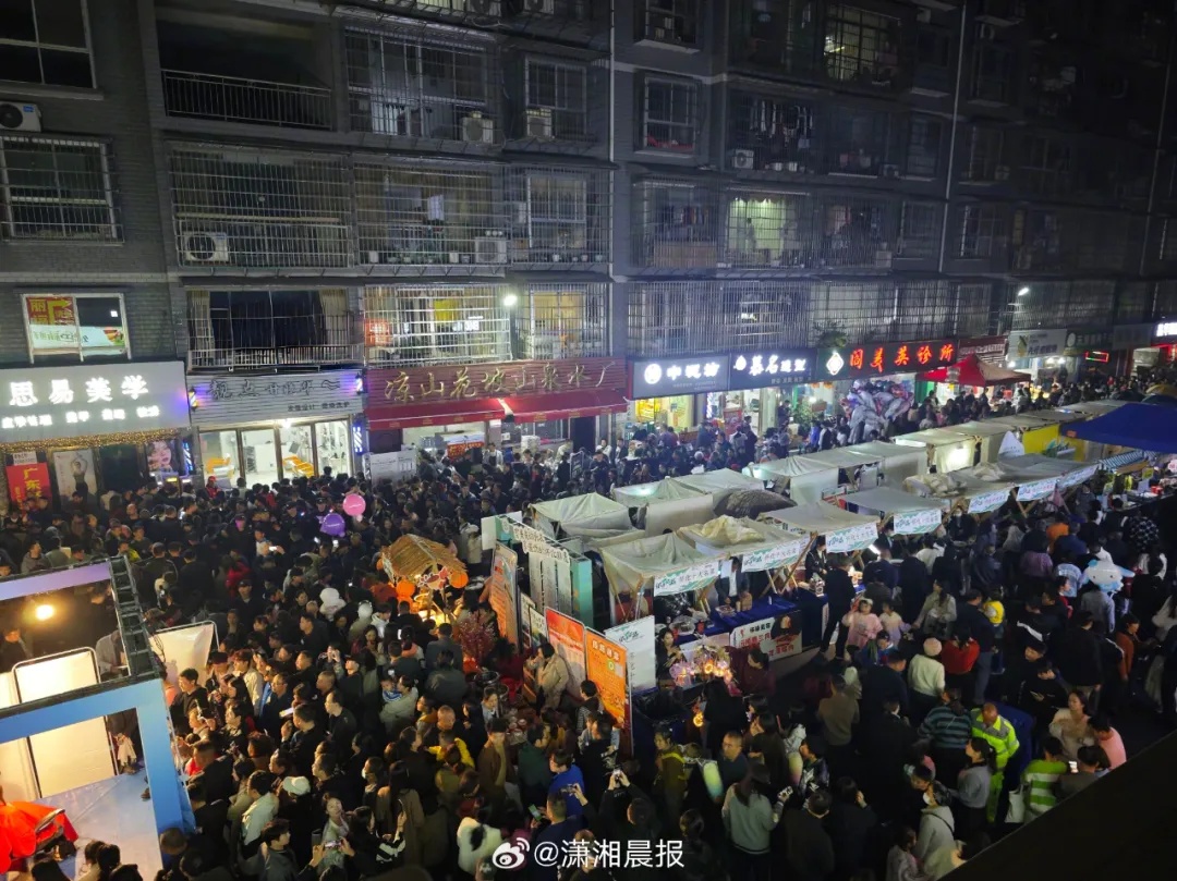 理发师晓华突然晕倒被救护车拉走?当地回应 理发师晓华突然晕倒被救护车拉走?当地回应