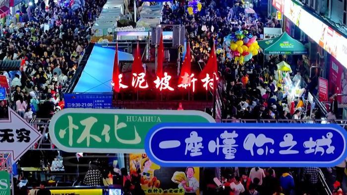 理发师晓华走红背后，是一场从“头”开始的文旅热