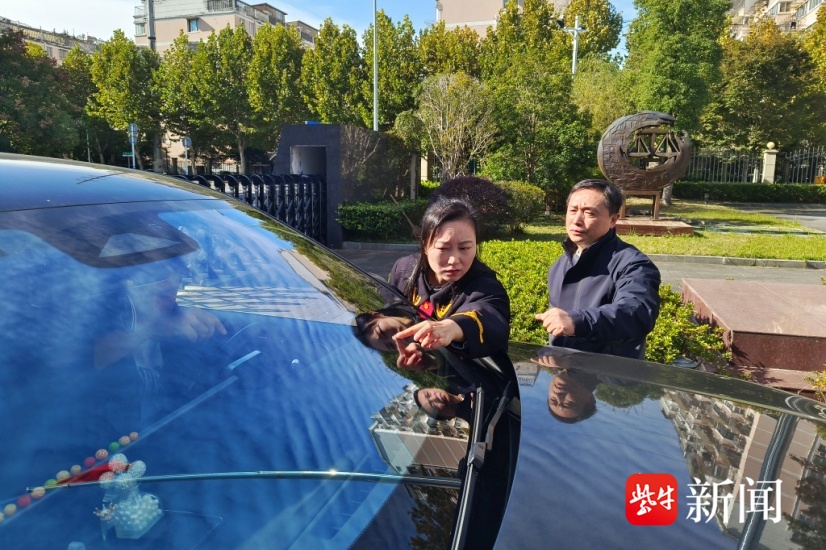 高速公路驾车挡风玻璃被飞石砸中,“零元估损”化解一场官司 高速公路驾车挡风玻璃被飞石砸中,“零元估损”化解一场官司