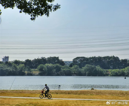 广州一废弃沙场变身网红露营公园 广州一废弃沙场变身网红露营公园