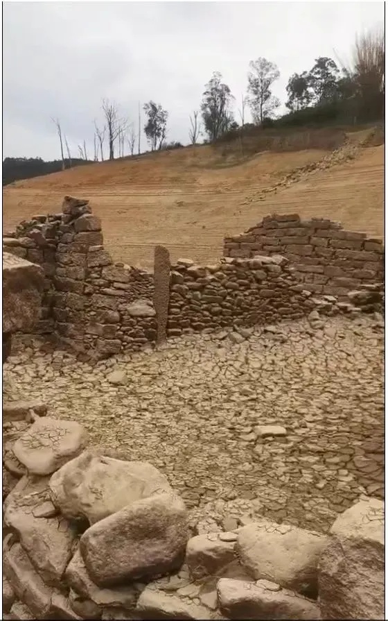 广东一水库枯竭后惊现“古村落遗址”？当地紧急提醒