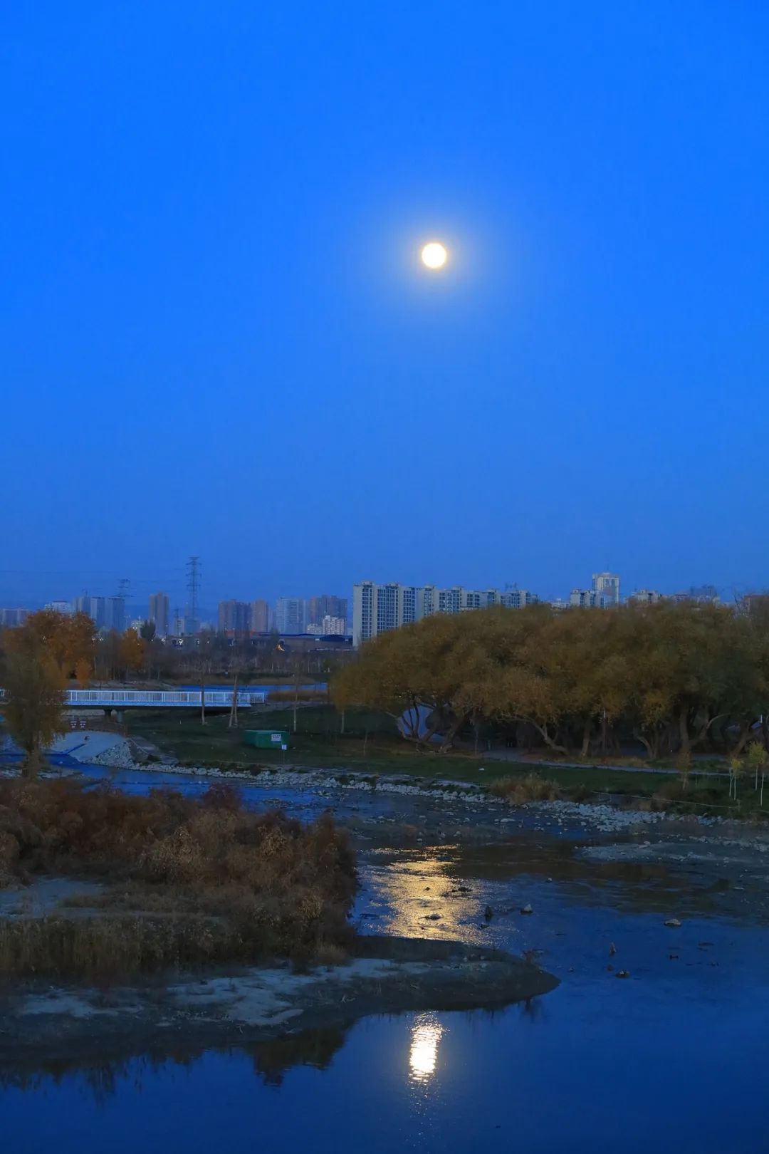 “超级月亮”,高清大图来了! “超级月亮”,高清大图来了!