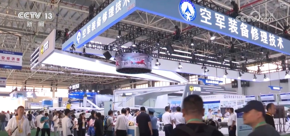 酷炫,展现血性胆气!空军飞行表演队炫舞蓝天 酷炫,展现血性胆气!空军飞行表演队炫舞蓝天