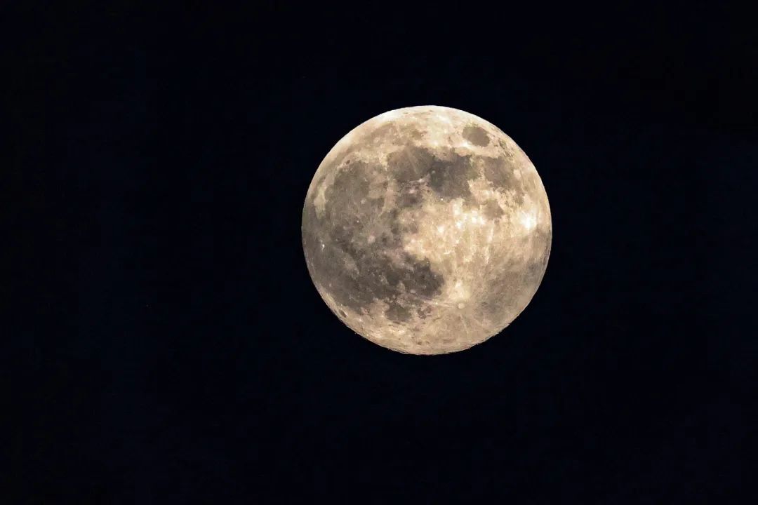 “超级月亮”,高清大图来了! “超级月亮”,高清大图来了!