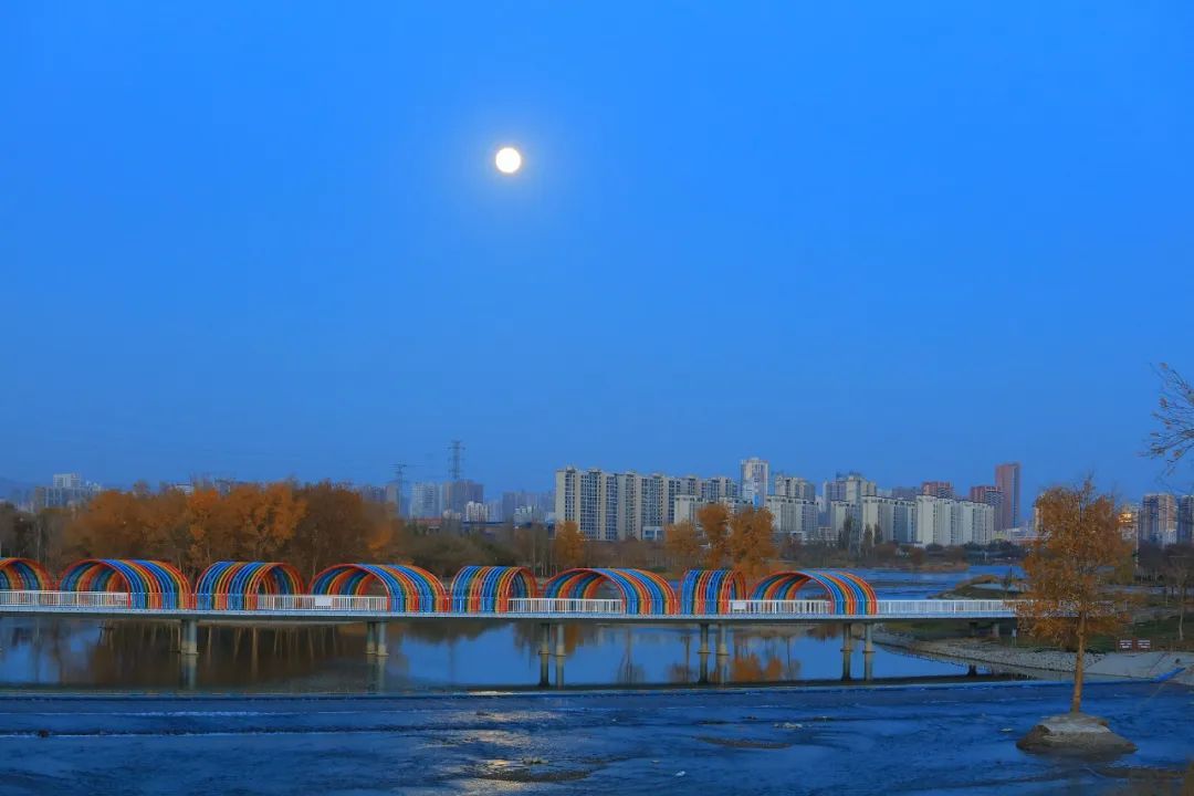 “超级月亮”,高清大图来了! “超级月亮”,高清大图来了!