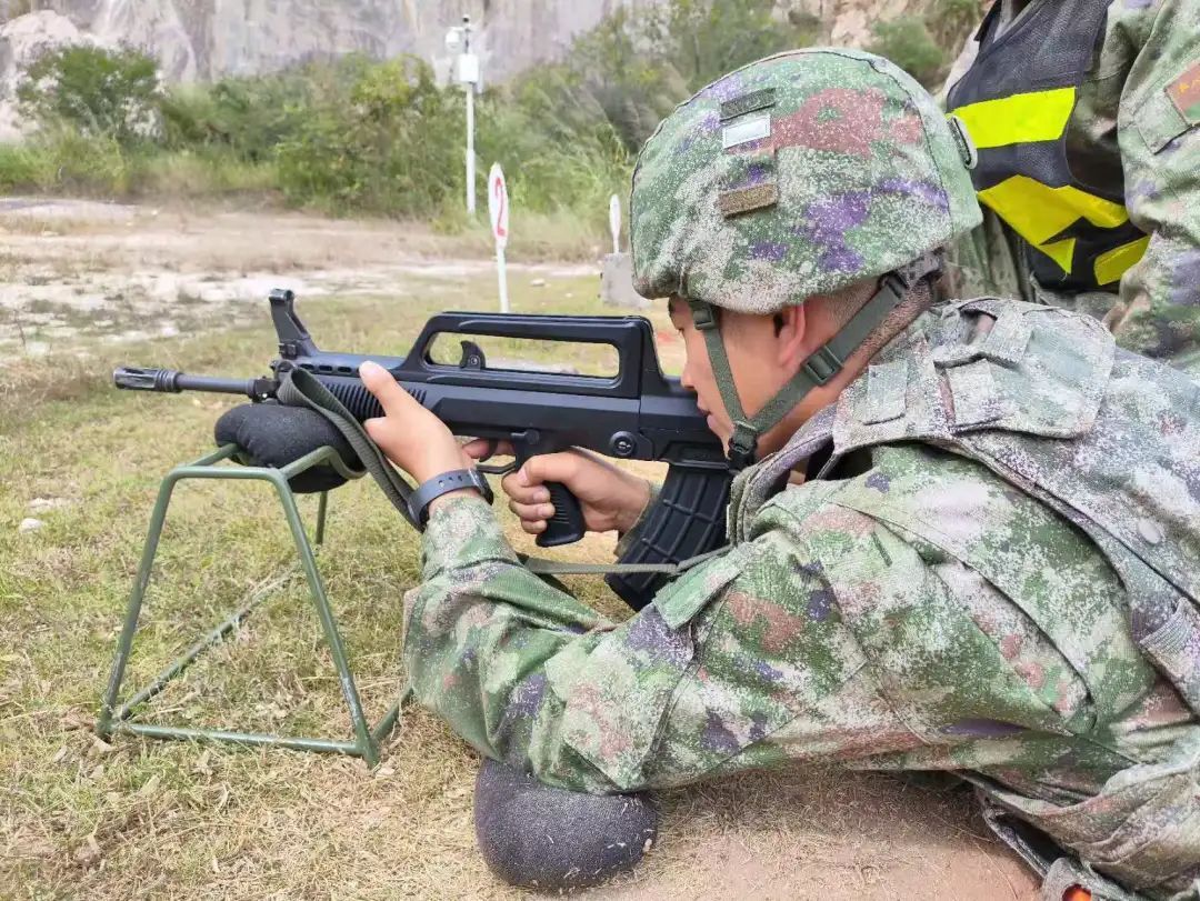 开挂了?!这名新兵连续3次50环 开挂了?!这名新兵连续3次50环