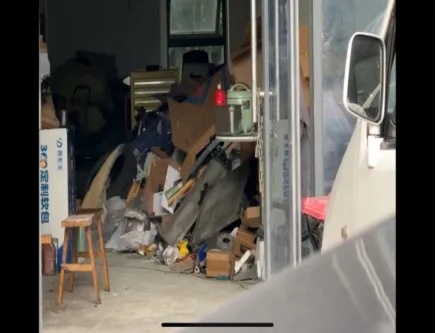 消防通道堵塞、违规停放电动车…… 记者暗访这些小区住宅→