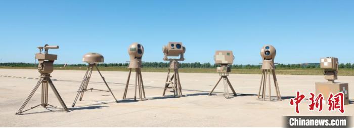 “天穹”综合反无人机作战体系亮相航展:以“火眼金睛”布“天罗地网” “天穹”综合反无人机作战体系亮相航展:以“火眼金睛”布“天罗地网”