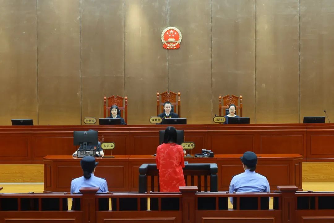 电子烟“上头”更“上刑”！他用毒品祸害未成年人被判刑