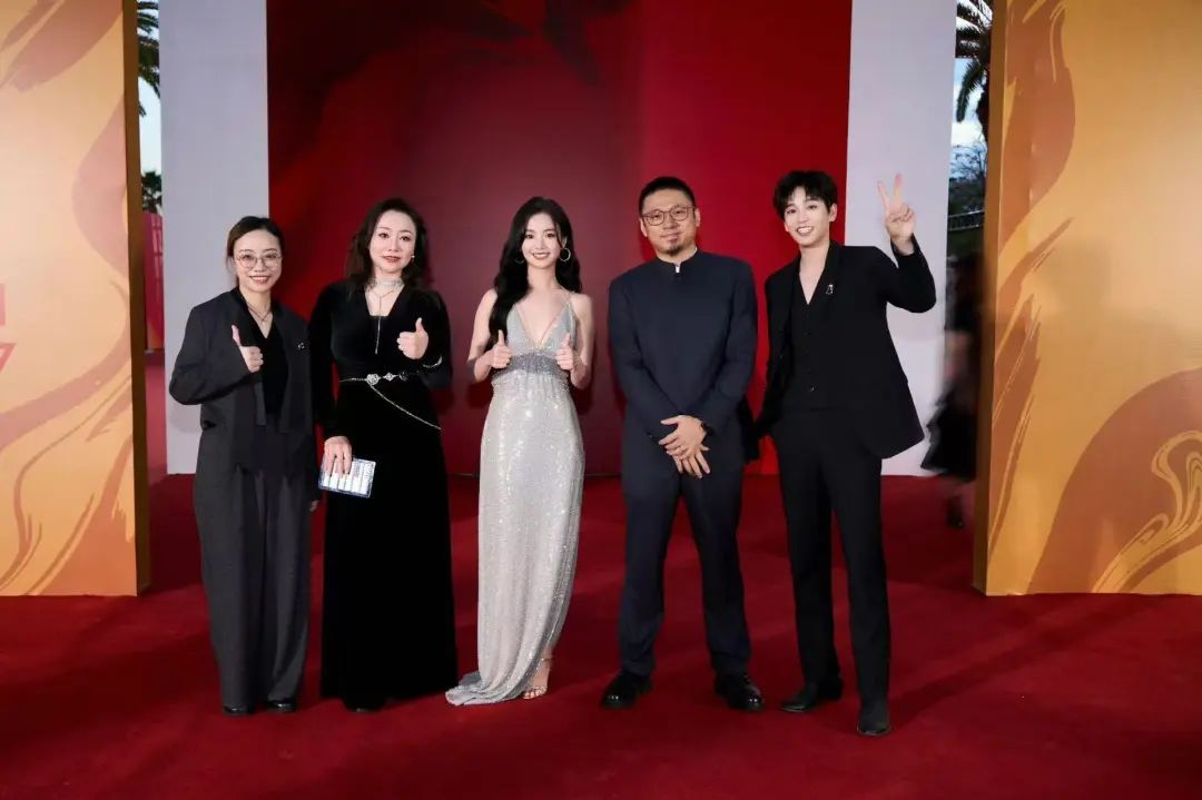 冲上热搜！00后金鸡影后李庚希回应拿奖：实现了儿时梦想
