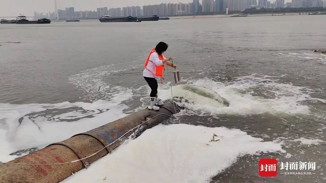 汉口出现化工污水管直排长江？回应来了
